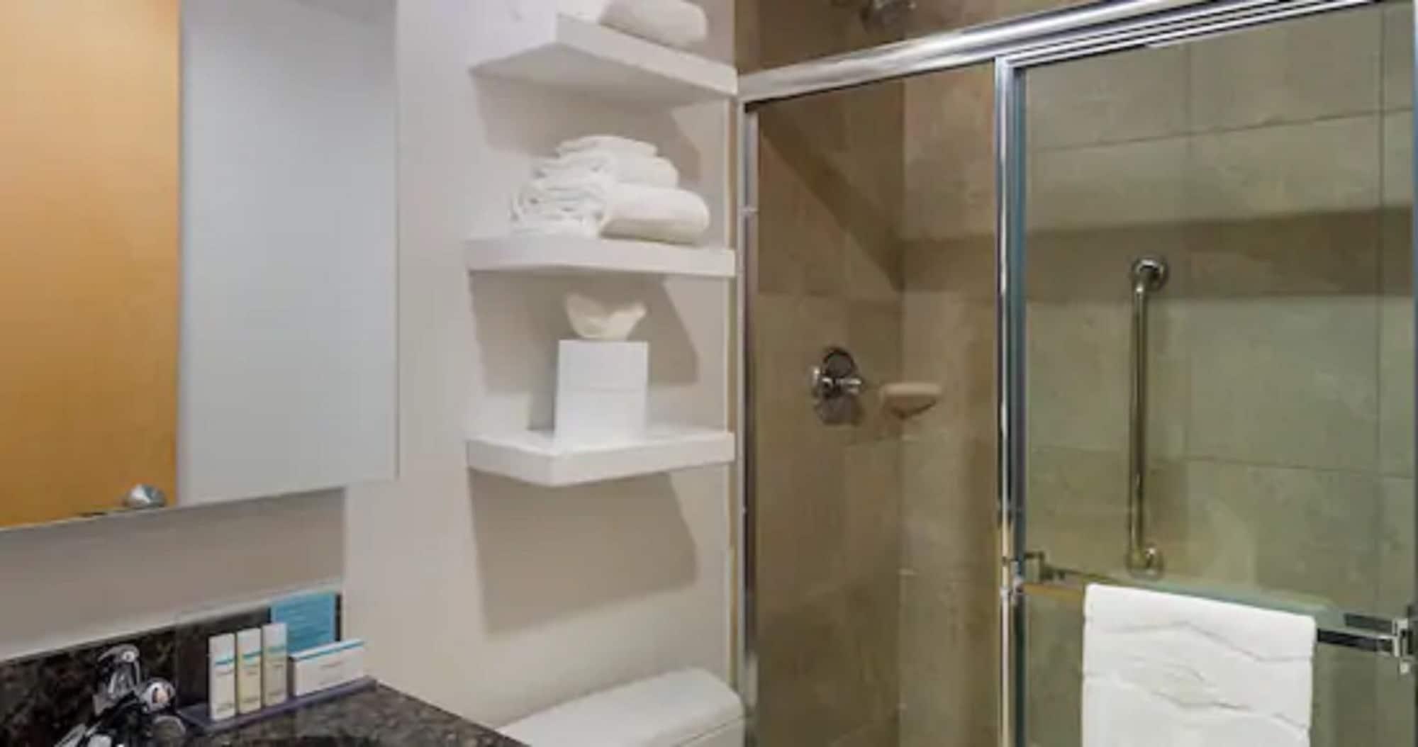 Hampton Inn Manhattan - Times Square South New York Bagian luar foto