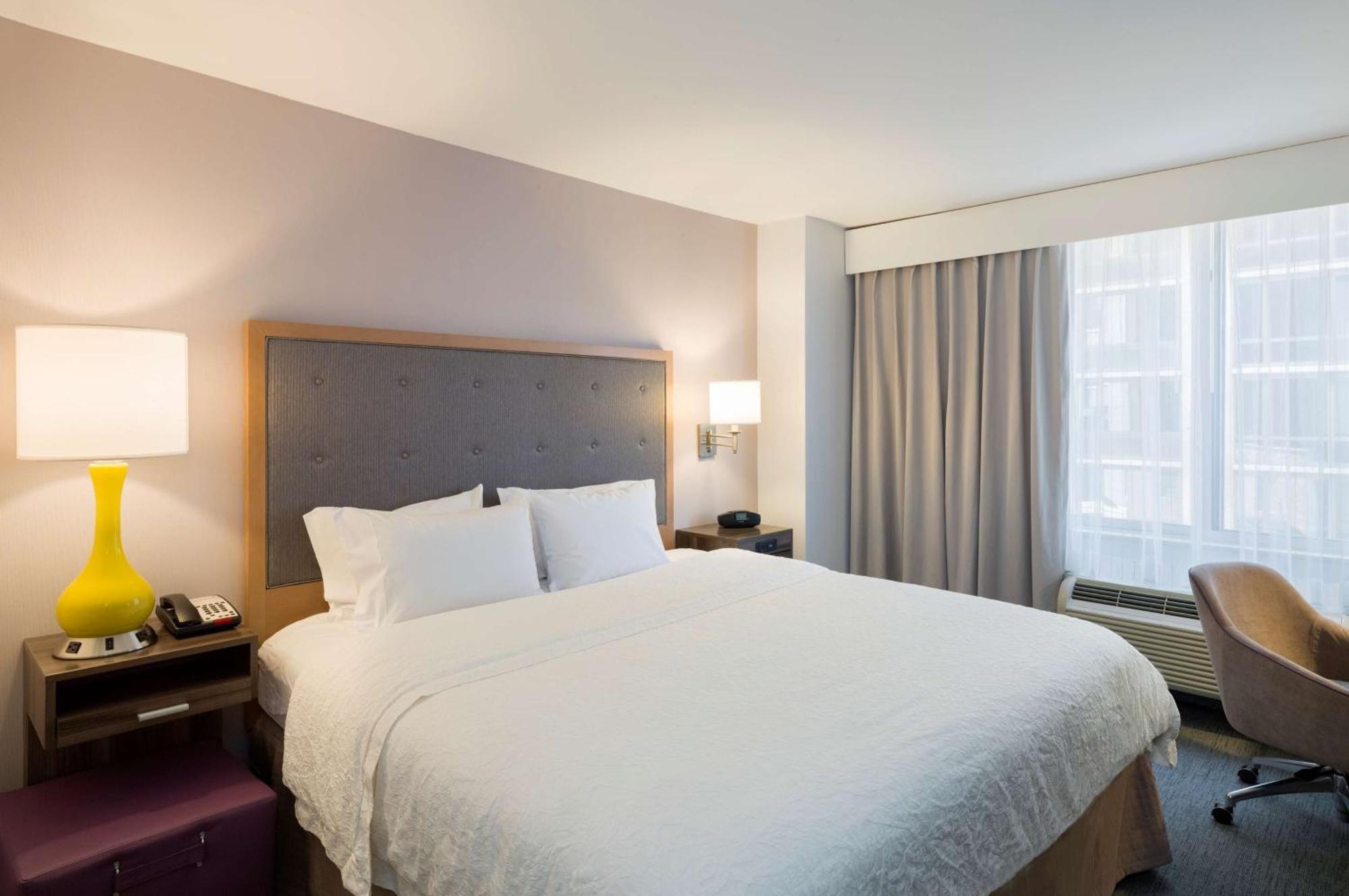 Hampton Inn Manhattan - Times Square South New York Bagian luar foto