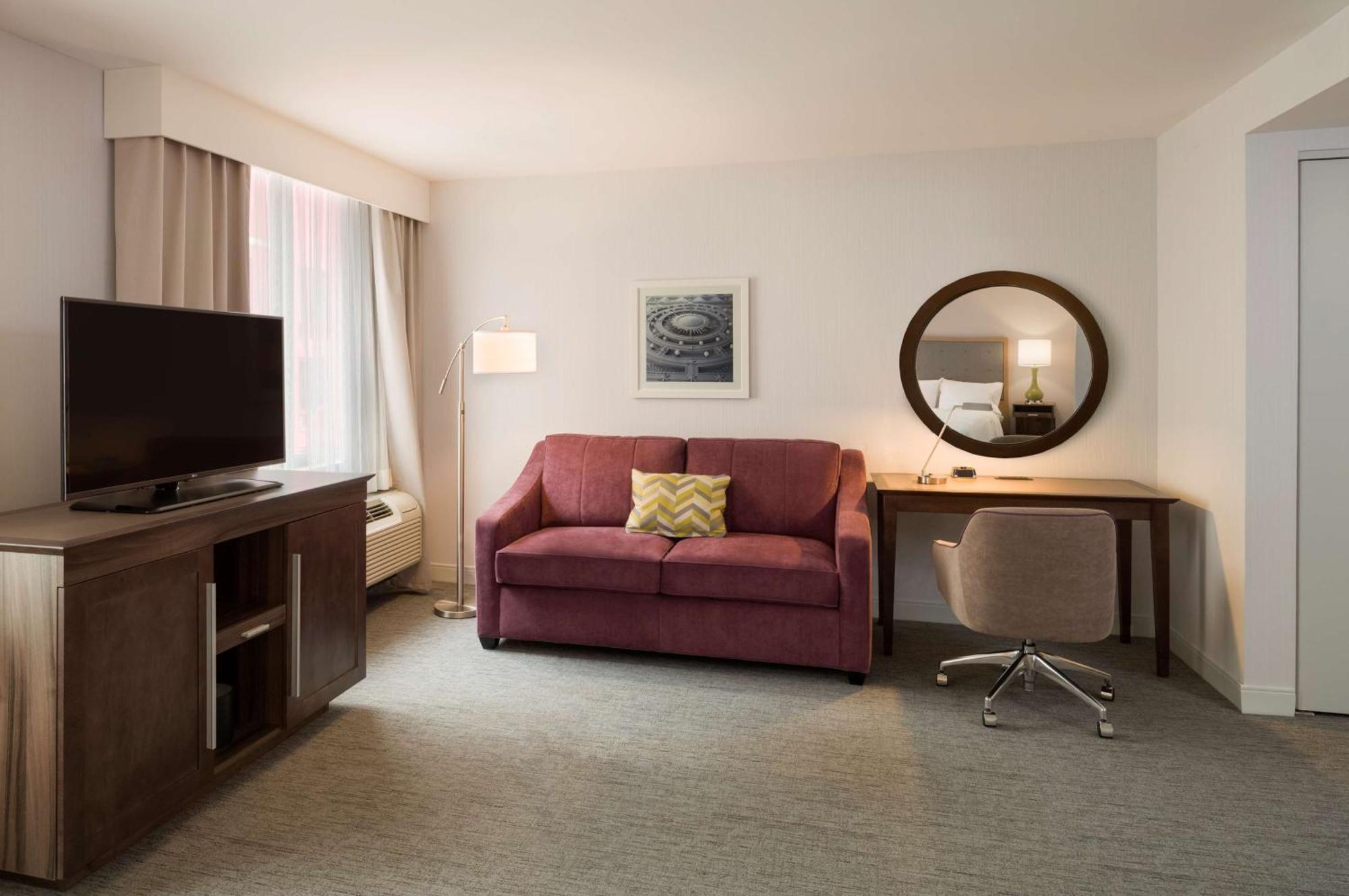 Hampton Inn Manhattan - Times Square South New York Bagian luar foto
