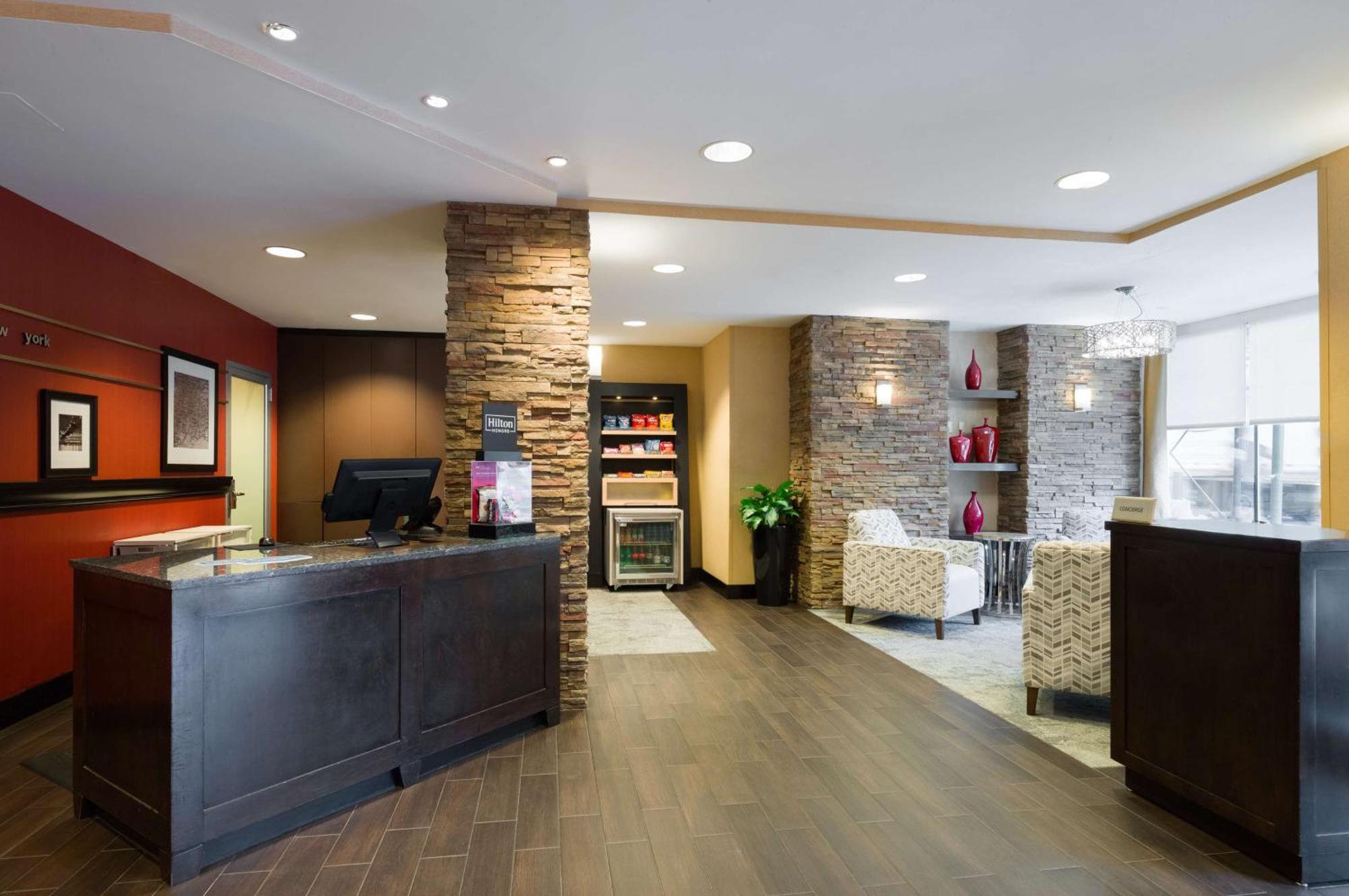 Hampton Inn Manhattan - Times Square South New York Bagian luar foto