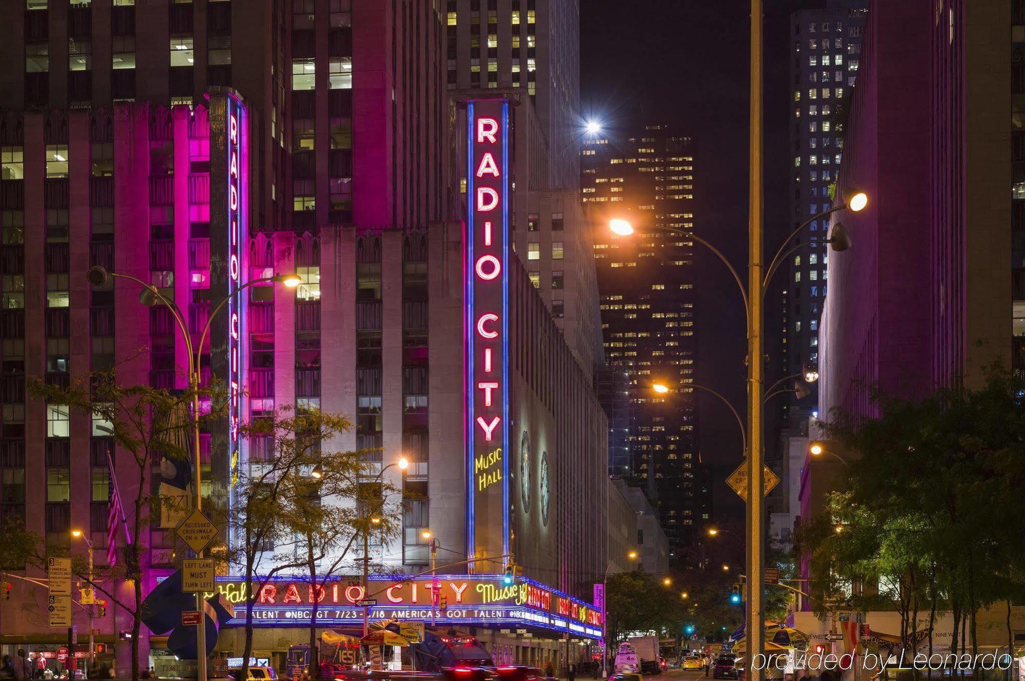 Hampton Inn Manhattan - Times Square South New York Bagian luar foto