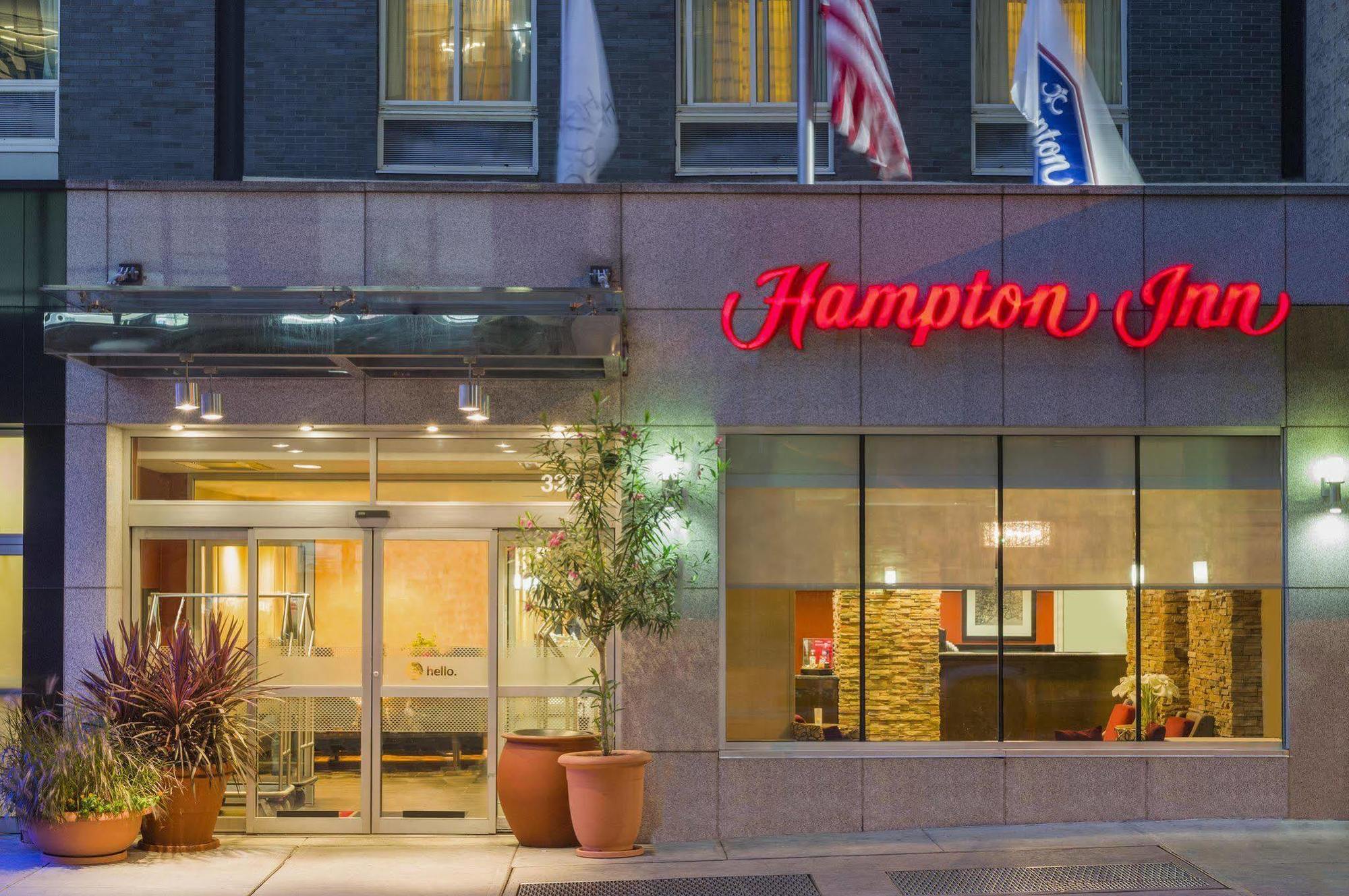 Hampton Inn Manhattan - Times Square South New York Bagian luar foto
