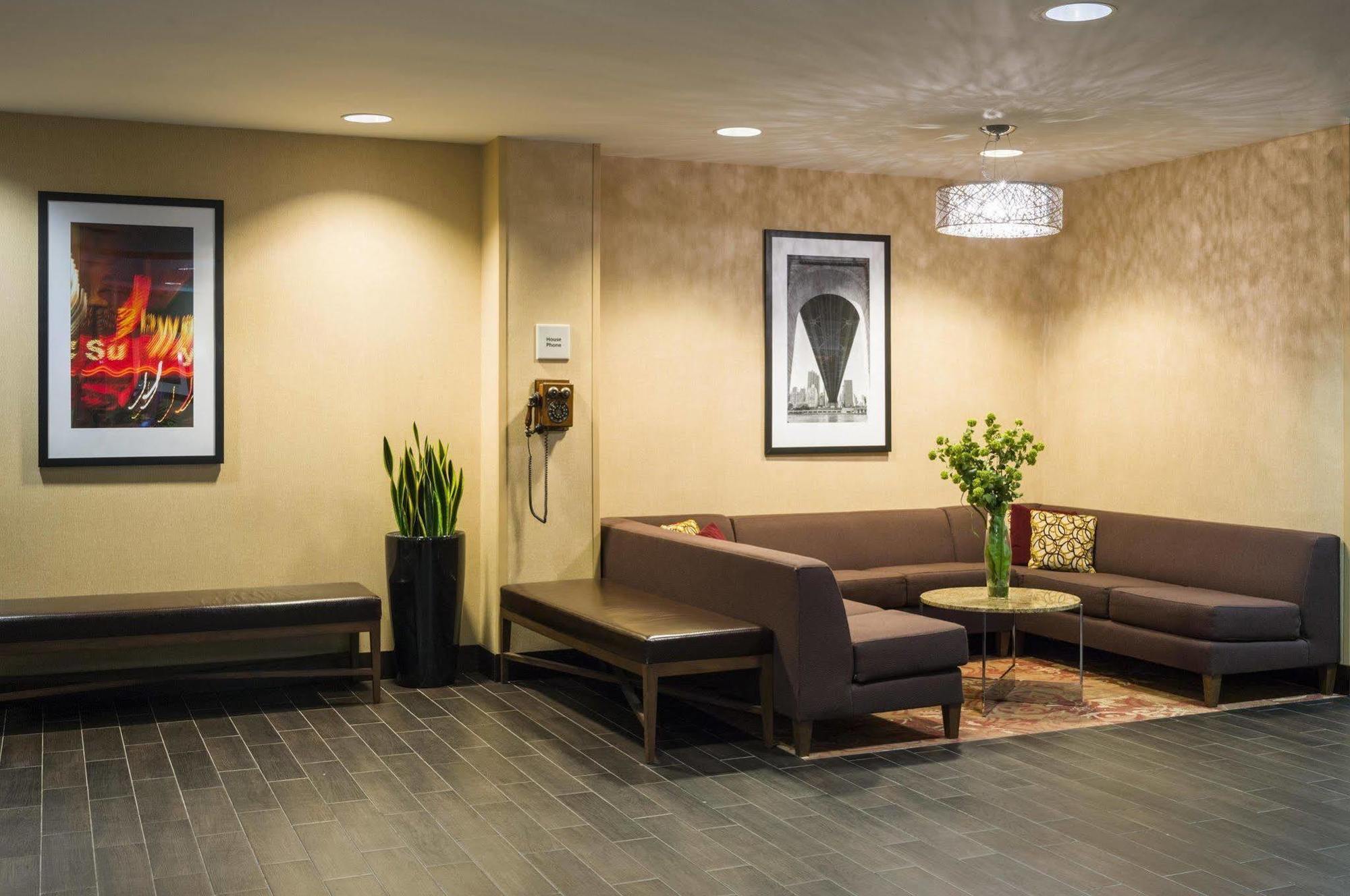 Hampton Inn Manhattan - Times Square South New York Bagian luar foto
