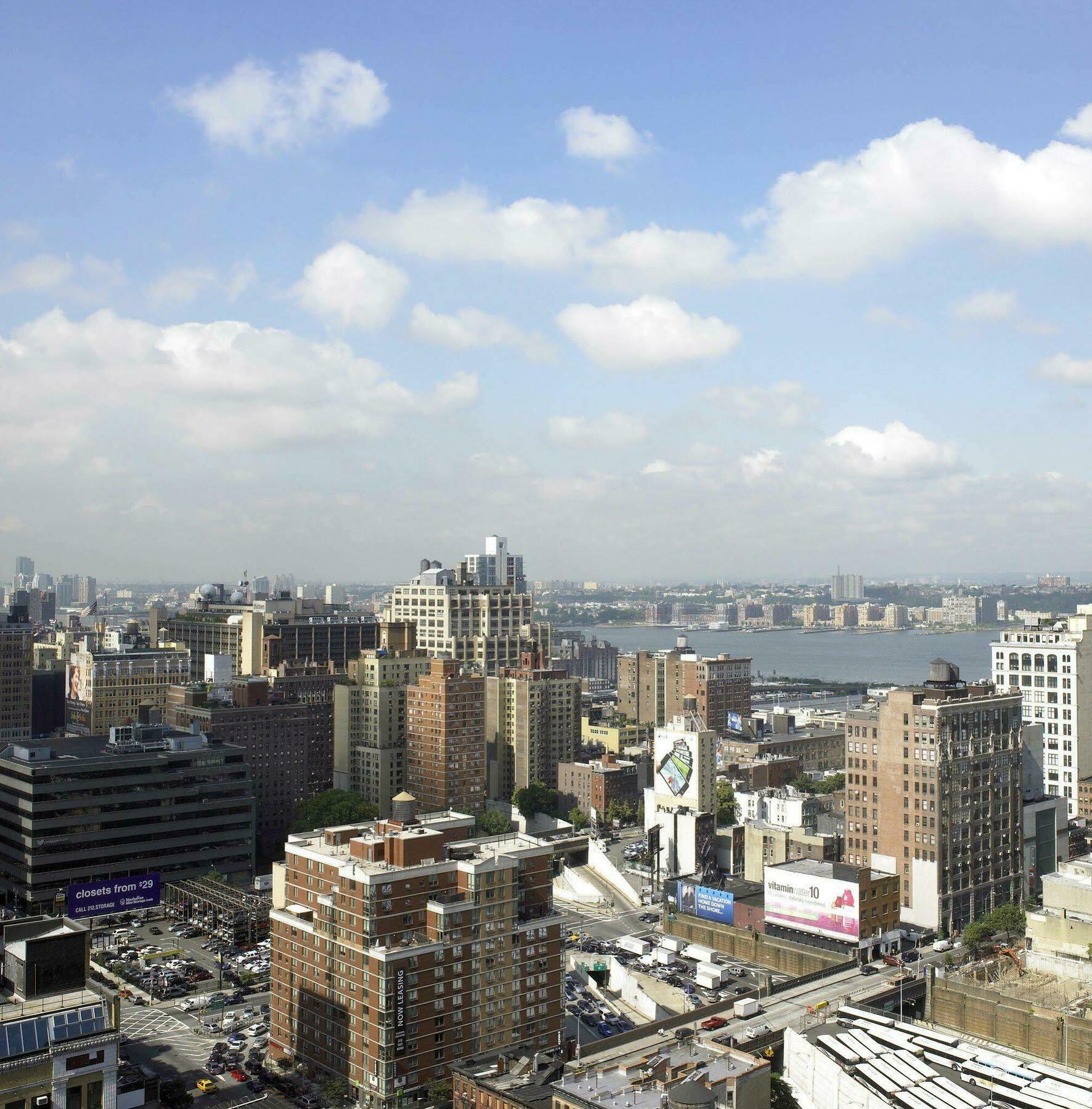 Hampton Inn Manhattan - Times Square South New York Bagian luar foto